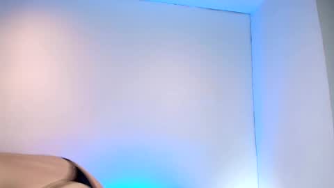 abrill_12 online show from May 26, 2026, 12:01 pm