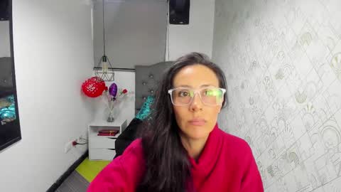 ABRIL online show from March 6, 2025, 7:32 pm