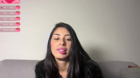 abrilsantosxo online show from March 3, 2026, 1:06 pm