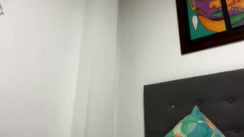 abrilsantosxo online show from May 21, 2026, 11:45 pm