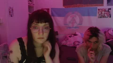 absintiliak online show from May 20, 2026, 6:36 pm