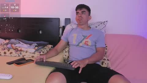 Snapshot of acid_longer chatting on January 6, 2026, 9:39 pm centric independent model online show from January 6, 2026, 9:39 pm