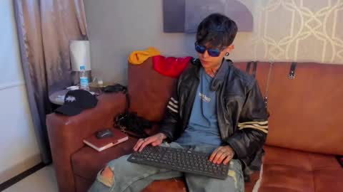 Acid Milo online show from December 7, 2024, 2:57 pm