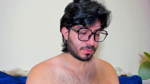 R. online show from February 5, 2025, 1:44 pm