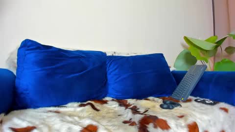 R. online show from February 6, 2025, 1:43 pm