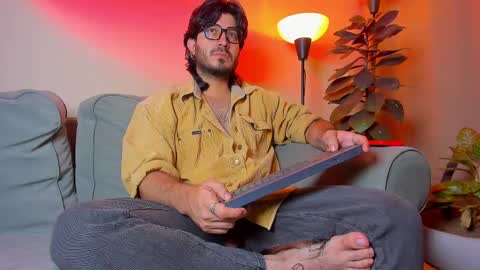 R. online show from September 15, 2025, 9:53 am