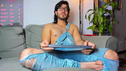 R. online show from November 24, 2025, 10:37 am