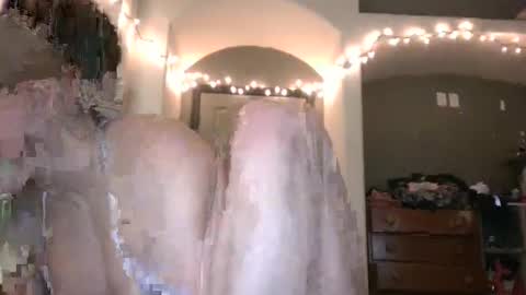 OF  online show from November 21, 2025, 10:08 pm