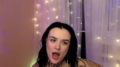 my inst   love inside 17 online show from December 2, 2024, 12:19 am