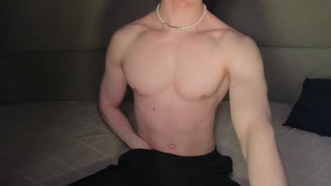 Snapshot of adam_21cm chatting on February 25, 2026, 4:27 pm Adam online show from February 25, 2026, 4:27 pm