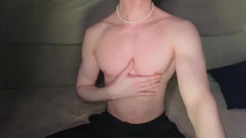 Snapshot of adam_21cm chatting on February 27, 2026, 4:40 pm Adam online show from February 27, 2026, 4:40 pm