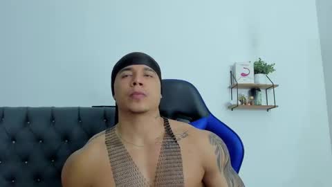 Snapshot of adam_boss chatting on December 19, 2025, 7:48 am adam boss online show from December 19, 2025, 7:48 am