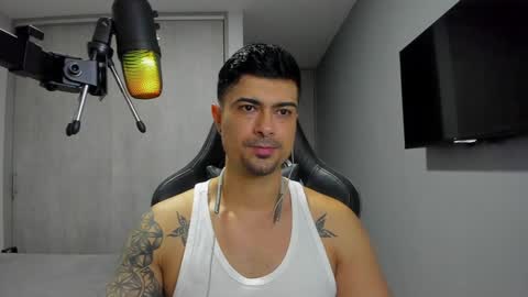 Snapshot of adam_clarke chatting on February 9, 2025, 4:25 am adam clarke online show from February 9, 2025, 4:25 am