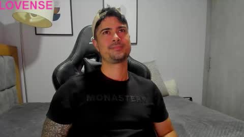 Snapshot of adam_clarke chatting on September 25, 2025, 5:44 am adam clarke online show from September 25, 2025, 5:44 am