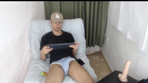 adam_sinclair online show from November 25, 2025, 6:19 pm