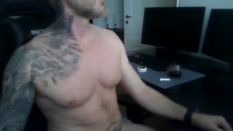 Snapshot of adam_sweden85 chatting on October 16, 2025, 2:29 pm Adam online show from October 16, 2025, 2:29 pm