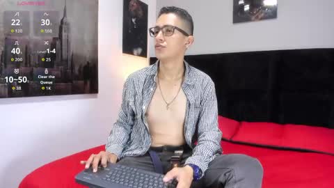 adam_walker_1 online show from May 12, 2026, 3:31 pm