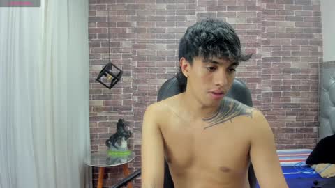 Snapshot of adamcoox chatting on December 22, 2024, 3:11 pm Adam online show from December 22, 2024, 3:11 pm