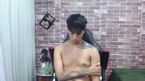 Snapshot of adamcoox chatting on February 21, 2025, 8:29 am Adam online show from February 21, 2025, 8:29 am