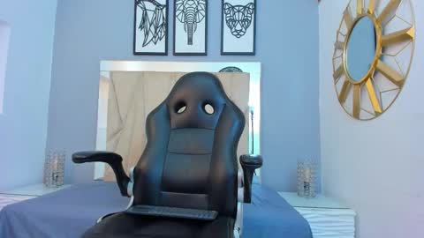 Adams Bobby online show from November 17, 2025, 11:27 am