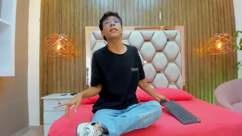 Snapshot of adams_bobby chatting on January 18, 2026, 11:36 am Adams Bobby online show from January 18, 2026, 11:36 am