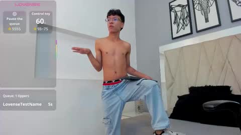 Snapshot of adams_bobby chatting on February 4, 2026, 12:00 pm Adams Bobby online show from February 4, 2026, 12:00 pm