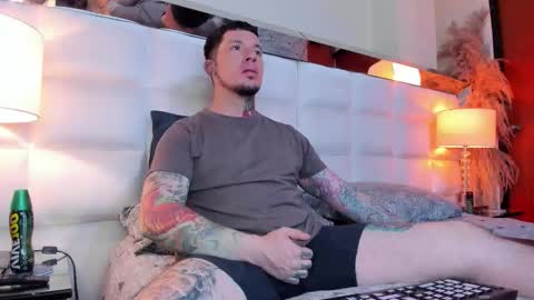 Snapshot of adamtatts chatting on October 28, 2025, 3:43 am Adam online show from October 28, 2025, 3:43 am