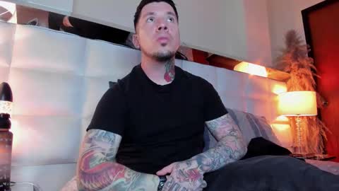 Snapshot of adamtatts chatting on November 25, 2025, 4:01 am Adam online show from November 25, 2025, 4:01 am