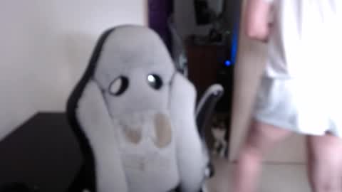 Snapshot of adamussutekh chatting on December 5, 2024, 3:39 pm Adam online show from December 5, 2024, 3:39 pm