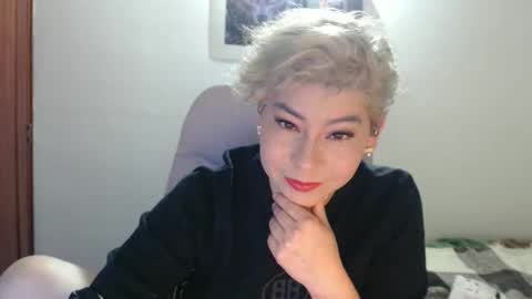 adan_romanoff online show from November 4, 2025, 6:01 am