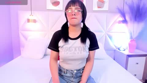Snapshot of adara_carter_ chatting on September 23, 2025, 6:05 am adara_carter_ online show from September 23, 2025, 6:05 am