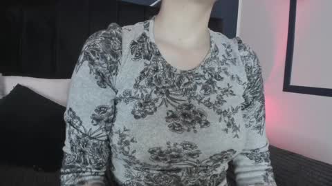 Snapshot of adeelinee chatting on December 11, 2024, 8:07 pm Ade online show from December 11, 2024, 8:07 pm
