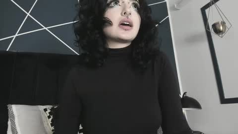 Snapshot of adeelinee chatting on February 18, 2025, 1:21 am Ade online show from February 18, 2025, 1:21 am