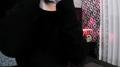 Snapshot of adeelinee chatting on October 3, 2025, 8:06 pm Ade online show from October 3, 2025, 8:06 pm