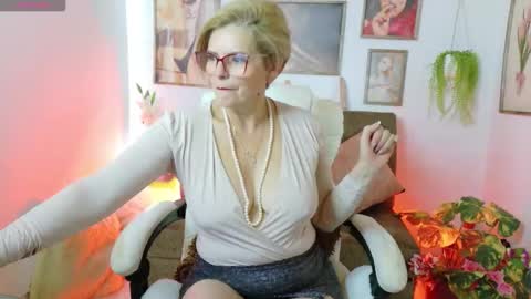 Snapshot of adeellee_ chatting on November 30, 2025, 1:26 pm adeellee online show from November 30, 2025, 1:26 pm