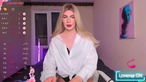 Adel online show from September 20, 2025, 7:37 pm