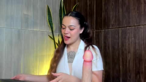 ADELAIN online show from April 15, 2026, 12:34 pm