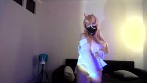 Snapshot of adelange chatting on May 19, 2026, 8:15 pm Adel online show from May 19, 2026, 8:15 pm
