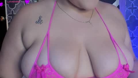 Snapshot of adele_cruzz chatting on February 21, 2026, 10:00 pm adele cruzz online show from February 21, 2026, 10:00 pm