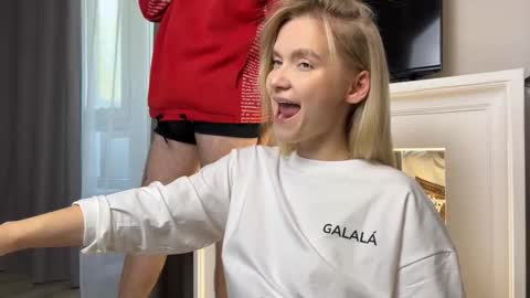 Adele Nick online show from October 17, 2025, 8:50 am