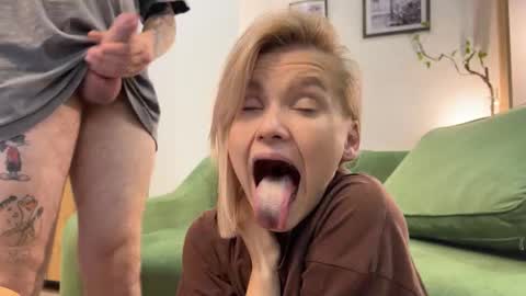 Adele Nick online show from October 28, 2025, 7:05 pm