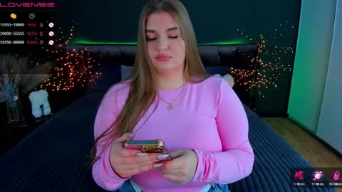 Snapshot of adele_sugar chatting on November 14, 2025, 1:04 am Your Adele online show from November 14, 2025, 1:04 am