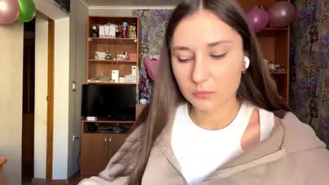 Snapshot of adeleapel chatting on February 20, 2026, 8:05 am Poly online show from February 20, 2026, 8:05 am