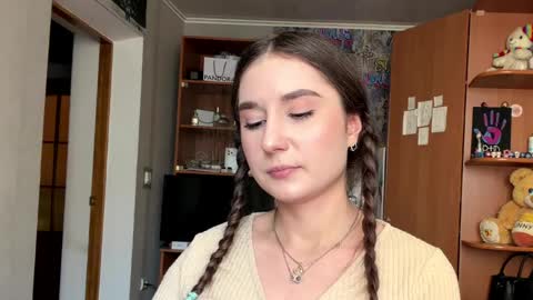 Poly online show from April 1, 2026, 1:41 pm