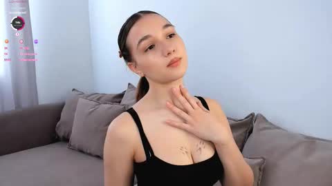 Snapshot of adelexx_zll chatting on February 12, 2026, 5:13 am adelexx_zll online show from February 12, 2026, 5:13 am