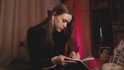 Lina online show from March 9, 2025, 2:21 pm