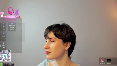 Adeline Perle online show from September 19, 2025, 1:07 am