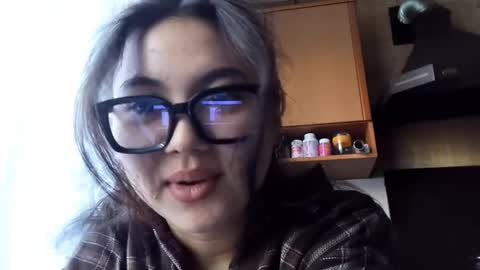 Snapshot of adelinehaefner chatting on November 23, 2025, 8:03 am Anna online show from November 23, 2025, 8:03 am