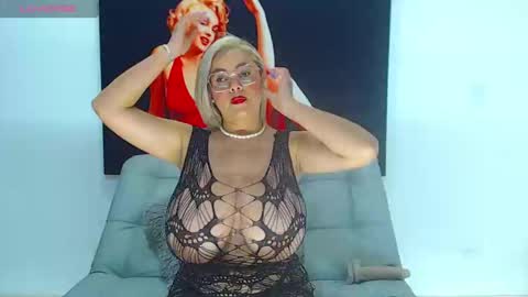 Snapshot of adelyginn chatting on September 13, 2025, 2:06 pm Adely Ginn online show from September 13, 2025, 2:06 pm