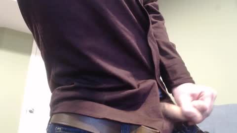 Snapshot of adequate_cock chatting on January 5, 2026, 10:24 pm adequate_cock online show from January 5, 2026, 10:24 pm